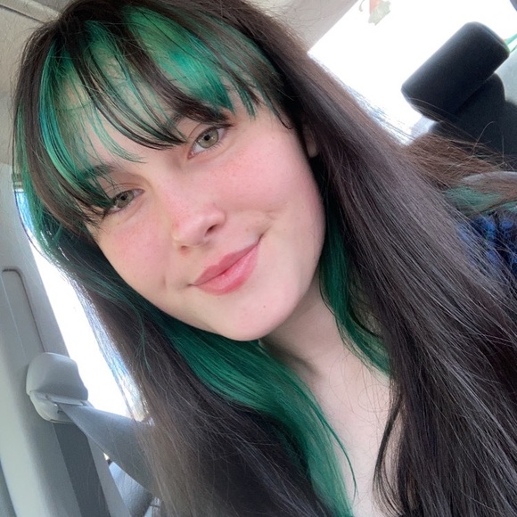 Meet your Posher, Hailey - Picture 1 of 1